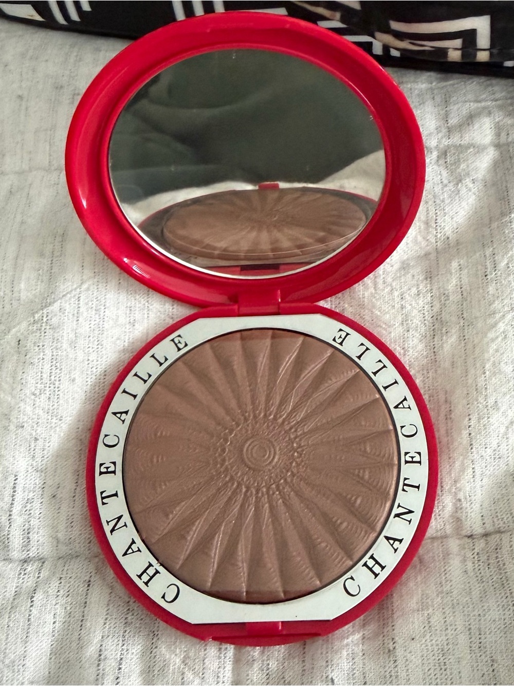 Chantecaille Real Bronze  nwob - Picture 2 of 2